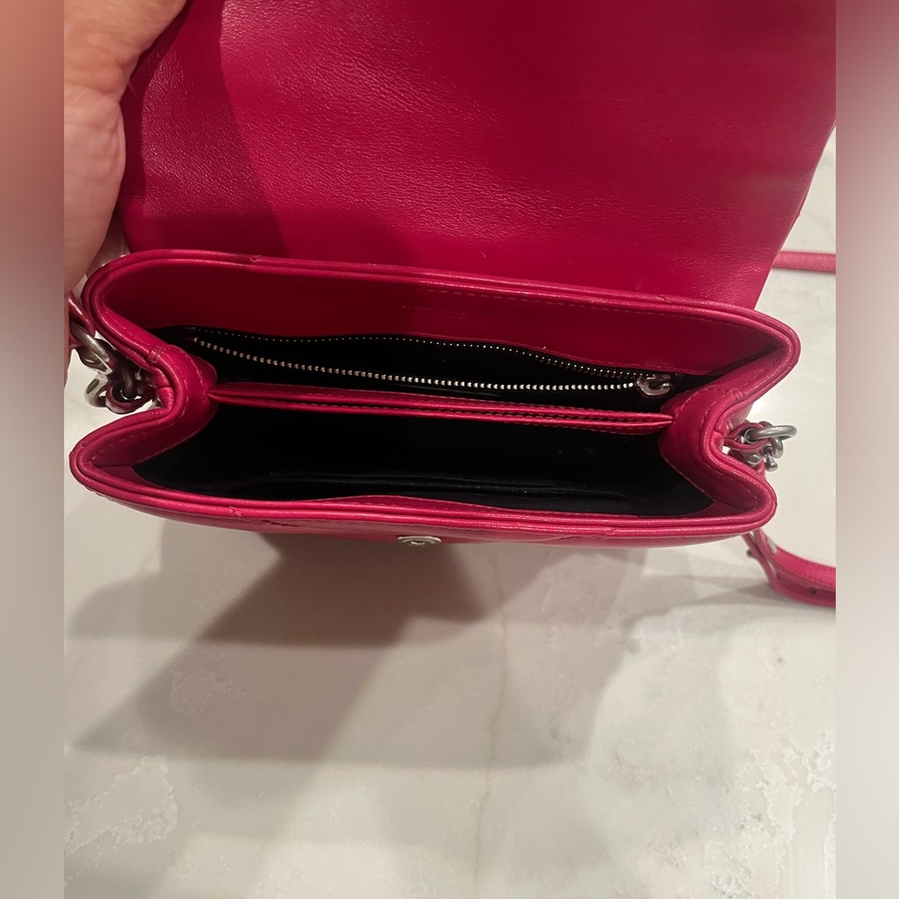 Like New Saint Laurent YSL Toy Loulou Matelasse Bag in Bright Pink - Picture 5 of 11
